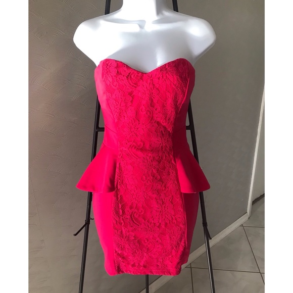 Pink lace peplum strapless bandeau mini dress - Picture 6 of 8
